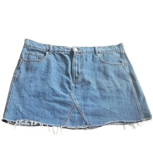 Old Navy 5 Pocket Frayed Hem Blue Medium Wash Unlined Demin Jean Skirt, Size 18